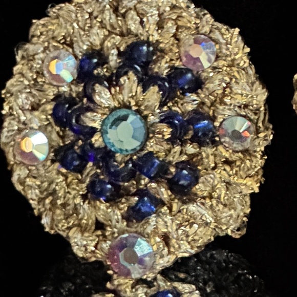 Black and gold crochet earrings - Picture 3 of 3